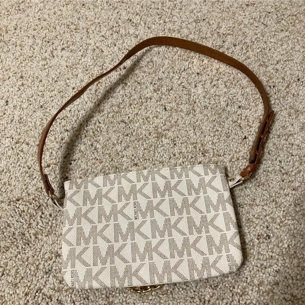 MICHAEL KORS IVORY SAFFIANO SIGNATURE PRINT FANNY PACK